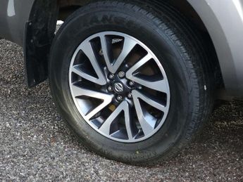 Nissan NAVARA 2.3 Navara Tekna dCi Auto 4WD 5dr