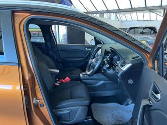 RENAULT CAPTUR 1.3 Captur Iconic TCe Auto 5dr