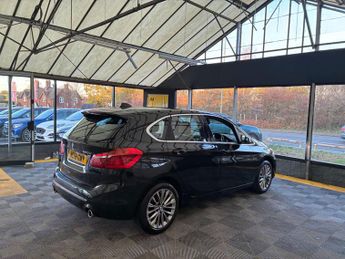 BMW 2 SERIES 2.0 220d xDrive Luxury Auto 4WD 5dr