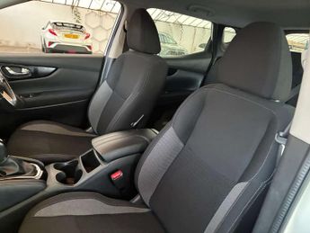 NISSAN QASHQAI 1.3 Qashqai Acenta Premium DiG-T Semi-Auto 5dr