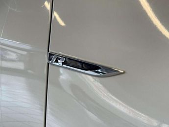 Volkswagen GOLF 2.0 TSI R Hatchback 5dr Petrol DSG 4Motion Euro 6 (s/s) (300 ps)