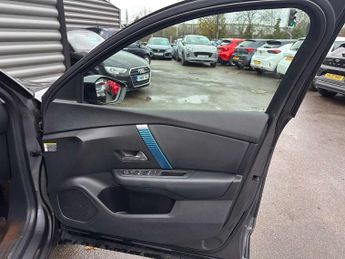 CITROEN C4 e-C4 Shine 5dr