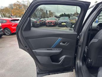 CITROEN C4 e-C4 Shine 5dr