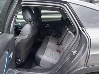 CITROEN C4 e-C4 Shine 5dr