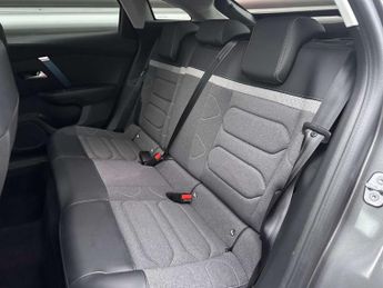 CITROEN C4 e-C4 Shine 5dr