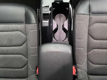 CITROEN C4 e-C4 Shine 5dr