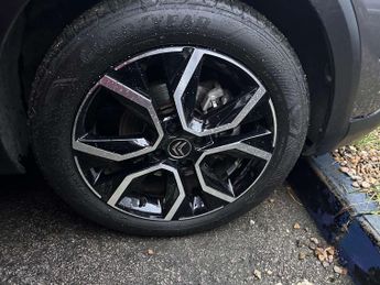 CITROEN C4 e-C4 Shine 5dr