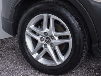 TOYOTA C-HR 1.8 C-HR Icon HEV CVT 5dr