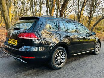 VOLKSWAGEN GOLF 1.6 Golf SE Nav TDI Semi-Auto 5dr