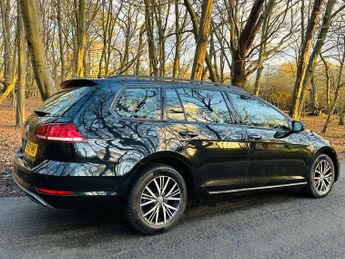 VOLKSWAGEN GOLF 1.6 Golf SE Nav TDI Semi-Auto 5dr