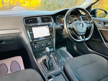 VOLKSWAGEN GOLF 1.6 Golf SE Nav TDI Semi-Auto 5dr
