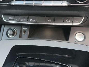 AUDI Q5 2.0 Q5 S Line 40 TDI MHEV Quattro Semi-Auto 4WD 5dr