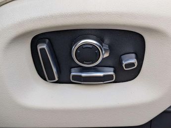 Land Rover Range Rover 3.0 Range Rover Vogue SE TDV6 Auto 4WD 5dr