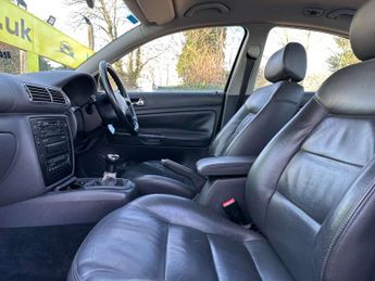 VOLKSWAGEN PASSAT 1.9 Passat Highline TDI 130 4dr