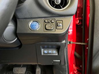 TOYOTA YARIS 1.5 Yaris Excel VVT-i HEV CVT 5dr