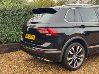 VOLKSWAGEN TIGUAN 2.0 Tiguan R-Line Tech TDI 4Motion Semi-Auto 4WD 5dr