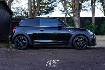 MINI HATCH 1.5 Cooper Sport Auto 3dr
