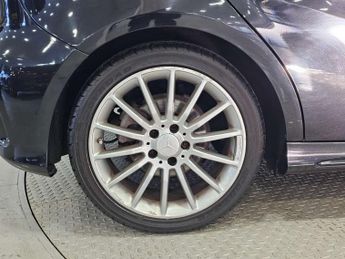 MERCEDES-BENZ A-CLASS 2.1 A200 AMG Sport CDi Auto 5dr