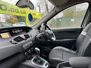 RENAULT SCENIC 1.5 Grand Scenic Dynamique TomTom dCi Semi-Auto 5dr