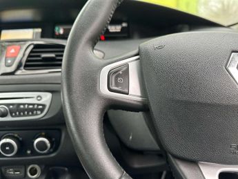 RENAULT SCENIC 1.5 Grand Scenic Dynamique TomTom dCi Semi-Auto 5dr