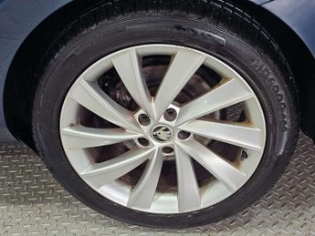 SKODA SUPERB 2.0 Superb SE L Executive TDI Semi-Auto 5dr