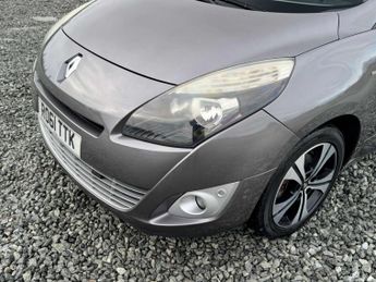 RENAULT SCENIC 1.5 Grand Scenic Dynamique TomTom Bose Pack dCi Semi-Auto 5dr