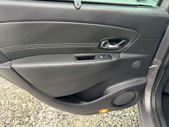 RENAULT SCENIC 1.5 Grand Scenic Dynamique TomTom Bose Pack dCi Semi-Auto 5dr