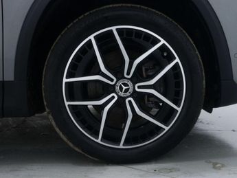 MERCEDES-BENZ EQA EQA 250 AMG Line 5dr