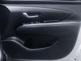 HYUNDAI TUCSON 1.6 Tucson Premium TGDi PHEV 4x4 Auto 4WD 5dr