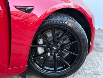 TESLA MODEL 3 Model 3 Long Range AWD 4WD 4dr