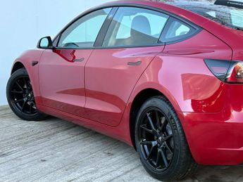 TESLA MODEL 3 Model 3 Long Range AWD 4WD 4dr