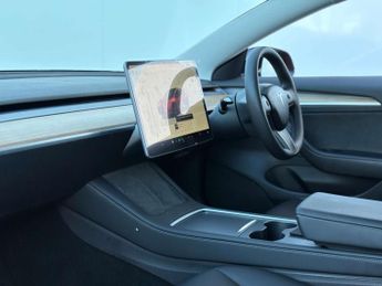 TESLA MODEL 3 Model 3 Long Range AWD 4WD 4dr