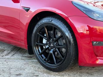 TESLA MODEL 3 Model 3 Long Range AWD 4WD 4dr