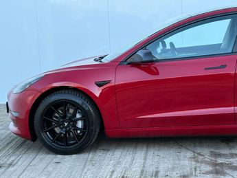 TESLA MODEL 3 Model 3 Long Range AWD 4WD 4dr