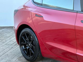 TESLA MODEL 3 Model 3 Long Range AWD 4WD 4dr