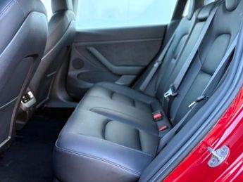 TESLA MODEL 3 Model 3 Long Range AWD 4WD 4dr