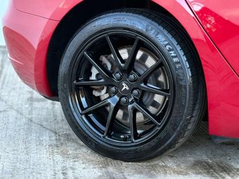 TESLA MODEL 3 Model 3 Long Range AWD 4WD 4dr