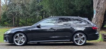 AUDI A4 2.0 A4 Black Edition 40 TDI Quattro Semi-Auto 4WD 5dr