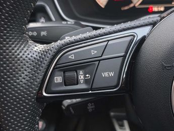 AUDI A4 2.0 A4 Black Edition 40 TDI Quattro Semi-Auto 4WD 5dr