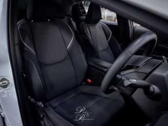 TOYOTA PRIUS 2.0 13.6kWh Design Hatchback 5dr Petrol Plug-in Hybrid CVT Euro 