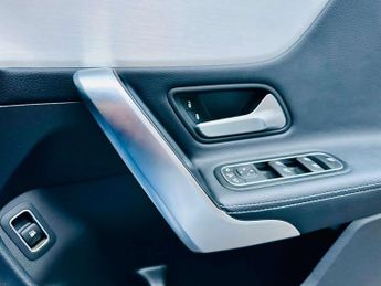 MERCEDES-BENZ CLA 1.3 CLA 250 AMG Line Premium E Auto 5dr