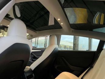 TESLA MODEL 3 Model 3 Performance AWD 4WD 4dr