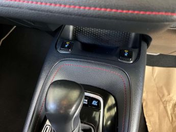 TOYOTA COROLLA 2.0 Corolla Excel VVT-i HEV CVT 5dr