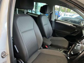 VOLKSWAGEN TIGUAN 2.0 Tiguan SE TDI BlueMotion Technology 4Motion Semi-Auto 4WD 5d