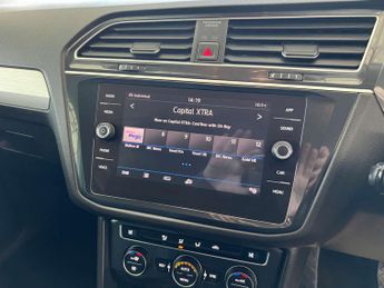 VOLKSWAGEN TIGUAN 2.0 Tiguan SE TDI BlueMotion Technology 4Motion Semi-Auto 4WD 5d