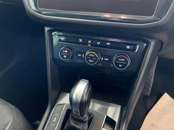 VOLKSWAGEN TIGUAN 2.0 Tiguan SE TDI BlueMotion Technology 4Motion Semi-Auto 4WD 5d