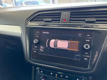 VOLKSWAGEN TIGUAN 2.0 Tiguan SE TDI BlueMotion Technology 4Motion Semi-Auto 4WD 5d