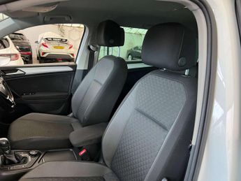 VOLKSWAGEN TIGUAN 2.0 Tiguan SE TDI BlueMotion Technology 4Motion Semi-Auto 4WD 5d