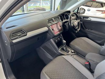 VOLKSWAGEN TIGUAN 2.0 Tiguan SE TDI BlueMotion Technology 4Motion Semi-Auto 4WD 5d