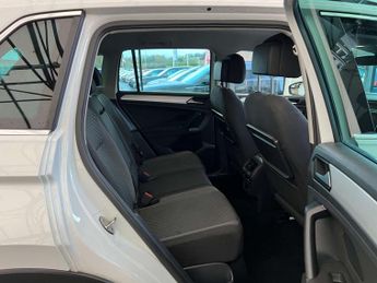 VOLKSWAGEN TIGUAN 2.0 Tiguan SE TDI BlueMotion Technology 4Motion Semi-Auto 4WD 5d
